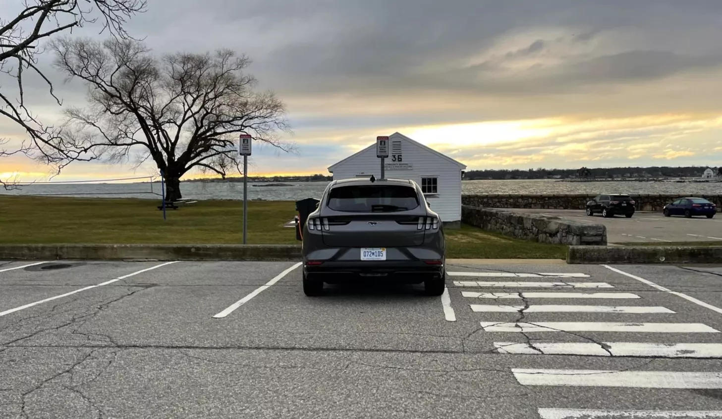 Tesla vs Mustang: Tương lai của Ford là đây, để thành công, nó cần phải rũ bỏ quá khứ của mình