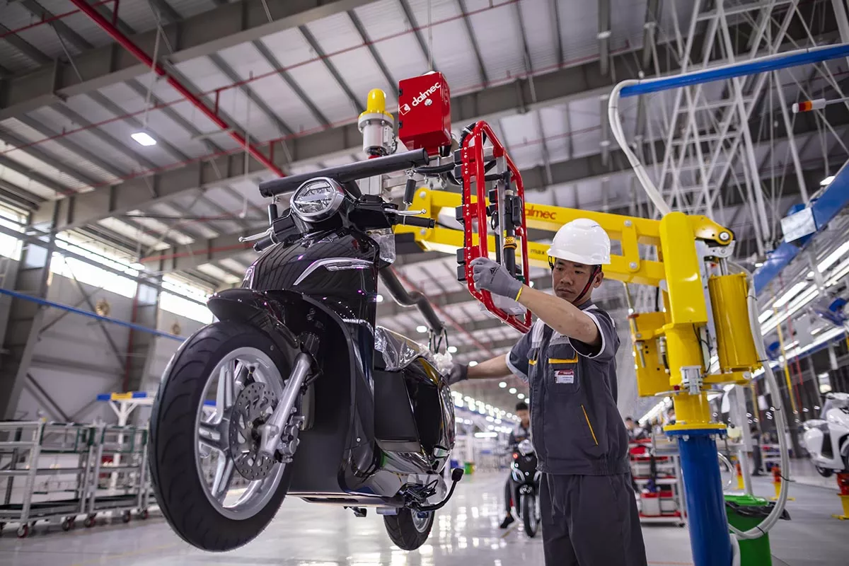 Thị trường xe máy Việt Nam 2020, VinFast vươn lên thứ 3 thị trường, dẫn đầu phân khúc xe điện 